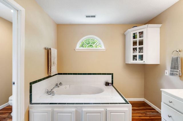1902 MARY ELLEN DR, Columbia, MO 65202