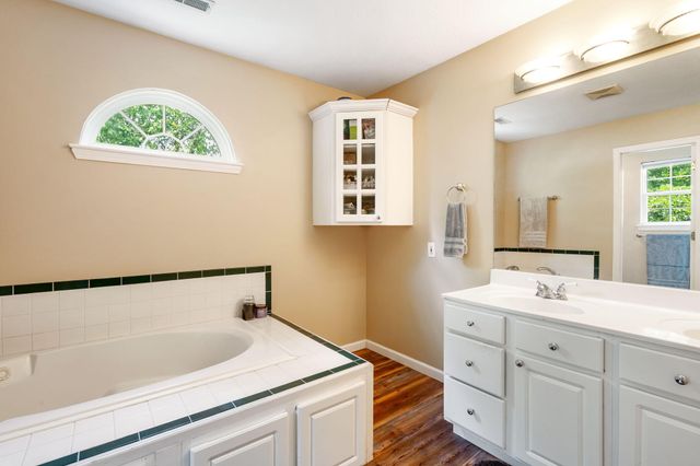 1902 MARY ELLEN DR, Columbia, MO 65202