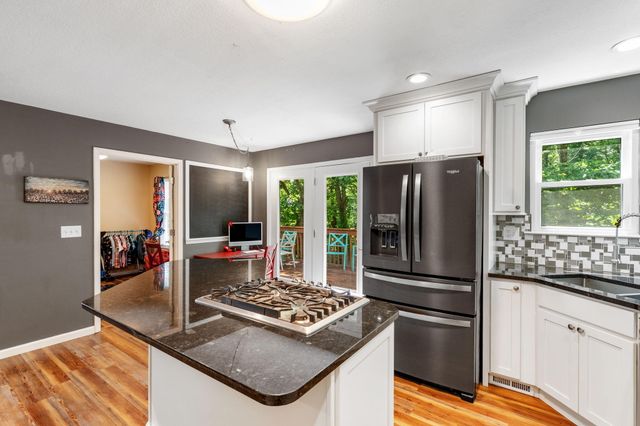 1902 MARY ELLEN DR, Columbia, MO 65202