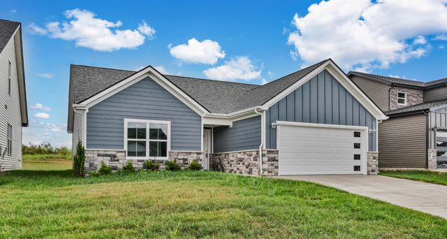 2721 Brewster Dr, Clarksville, TN 37042
