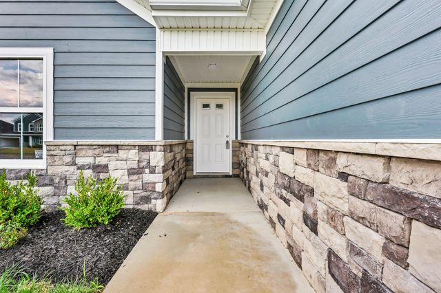 2721 Brewster Dr, Clarksville, TN 37042