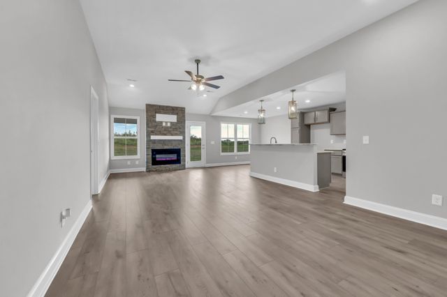 2721 Brewster Dr, Clarksville, TN 37042