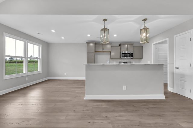 2721 Brewster Dr, Clarksville, TN 37042