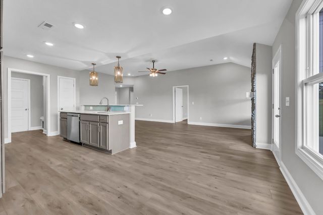 2721 Brewster Dr, Clarksville, TN 37042