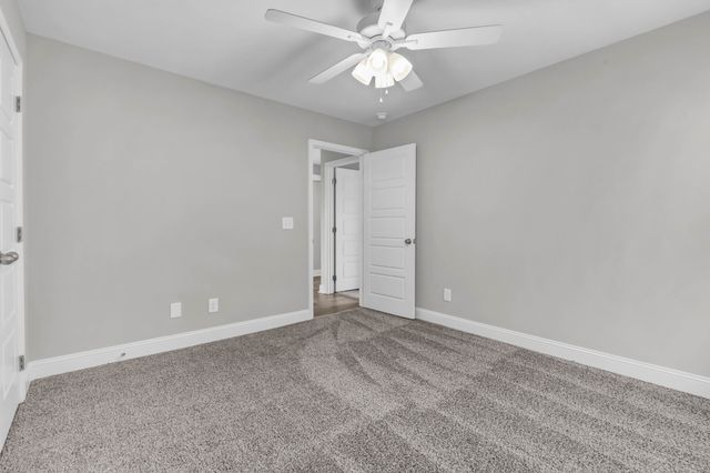 2721 Brewster Dr, Clarksville, TN 37042
