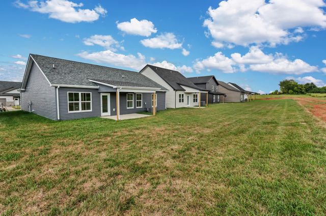 2721 Brewster Dr, Clarksville, TN 37042