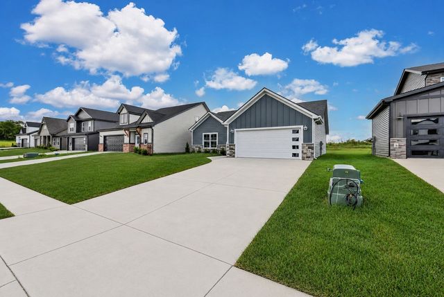 2721 Brewster Dr, Clarksville, TN 37042