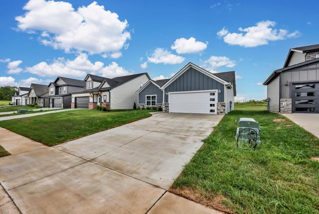 2721 Brewster Dr, Clarksville, TN 37042