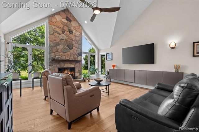 55550 Lee Road, New Hudson, MI 48165