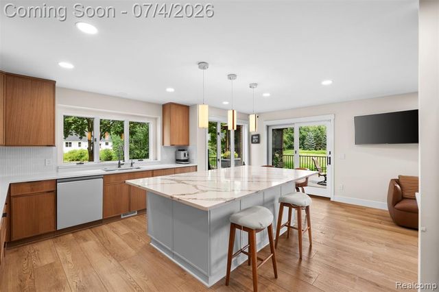 55550 Lee Road, New Hudson, MI 48165