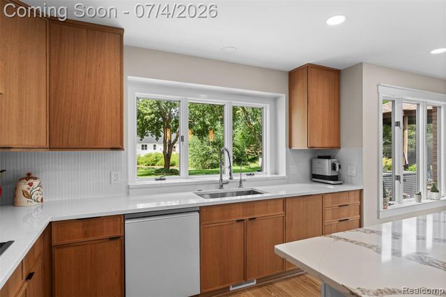55550 Lee Road, New Hudson, MI 48165
