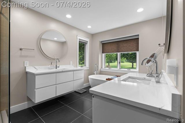55550 Lee Road, New Hudson, MI 48165
