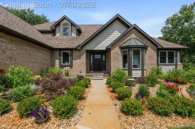 55550 Lee Road, New Hudson, MI 48165