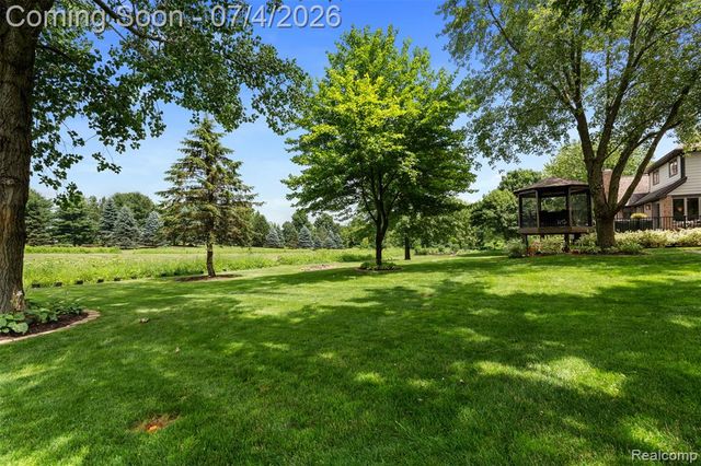 55550 Lee Road, New Hudson, MI 48165