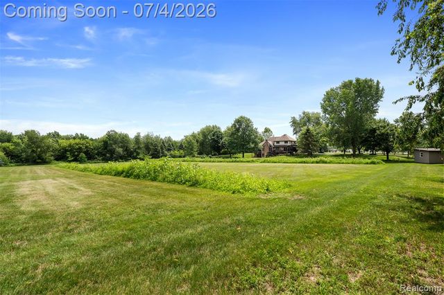 55550 Lee Road, New Hudson, MI 48165