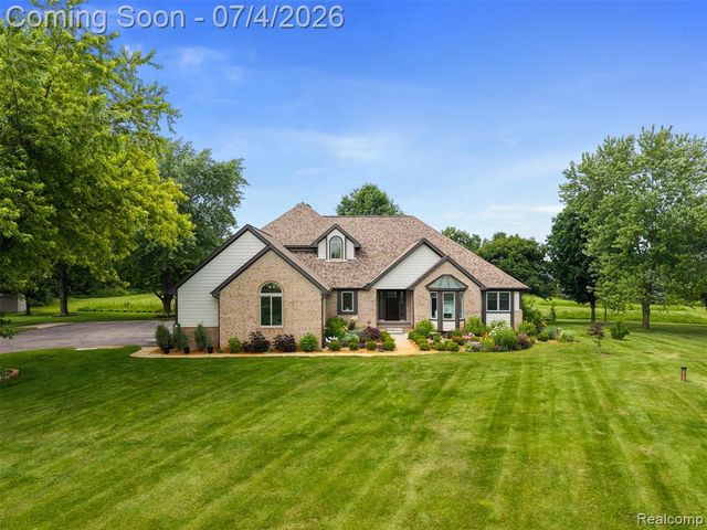 55550 Lee Road, New Hudson, MI 48165