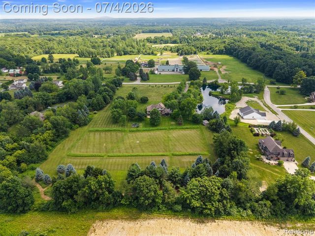 55550 Lee Road, New Hudson, MI 48165