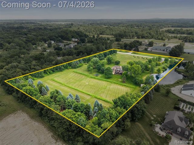 55550 Lee Road, New Hudson, MI 48165