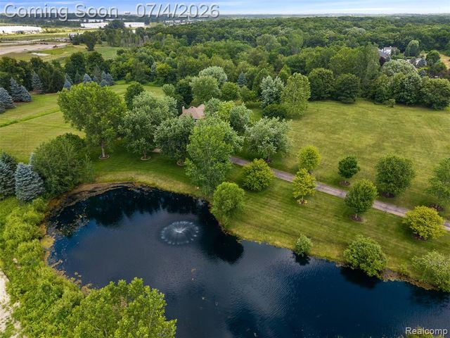 55550 Lee Road, New Hudson, MI 48165