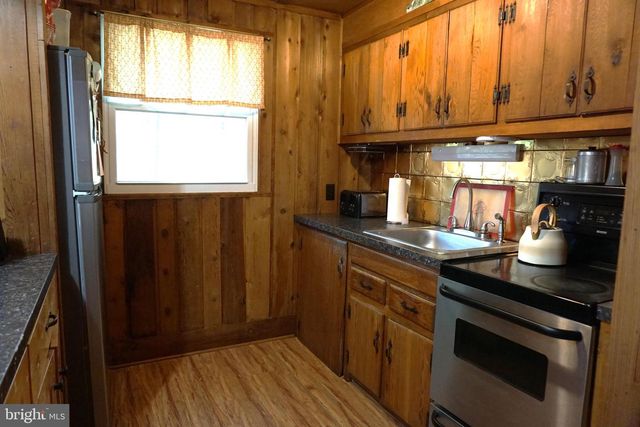 264 SELIG RD, Pocono Lake, PA 18347