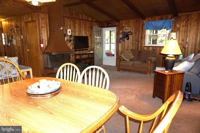 264 SELIG RD, Pocono Lake, PA 18347