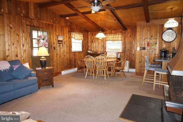 264 SELIG RD, Pocono Lake, PA 18347