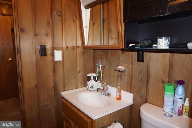 264 SELIG RD, Pocono Lake, PA 18347