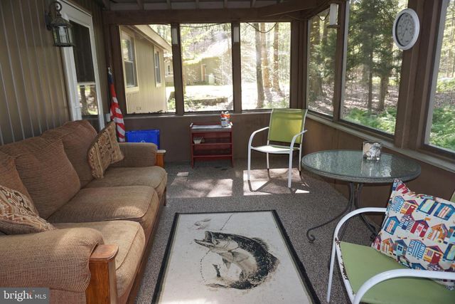 264 SELIG RD, Pocono Lake, PA 18347