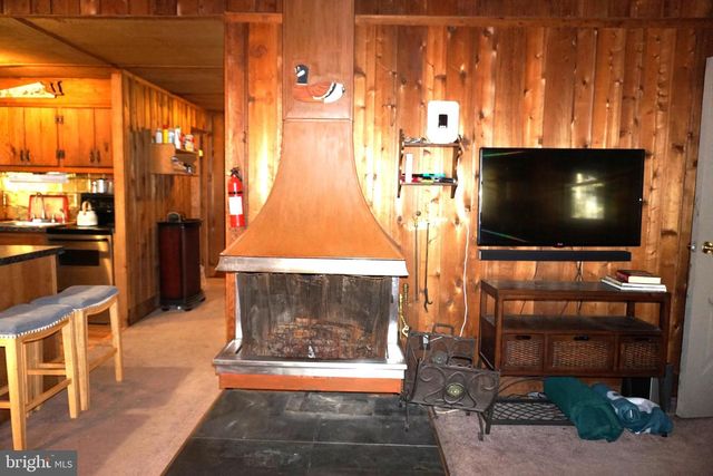 264 SELIG RD, Pocono Lake, PA 18347