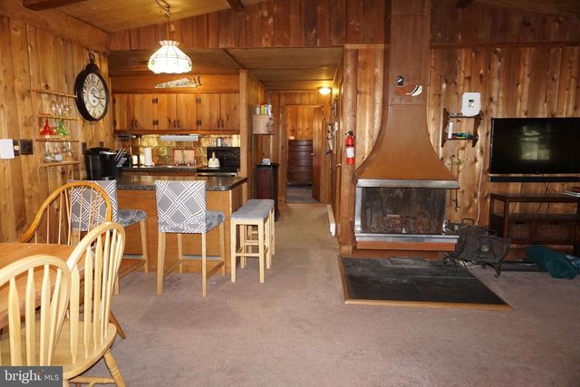 264 SELIG RD, Pocono Lake, PA 18347