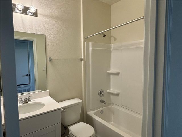 344 Tree Nut LOOP, Buda, TX 78610