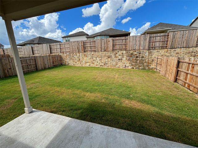 344 Tree Nut LOOP, Buda, TX 78610