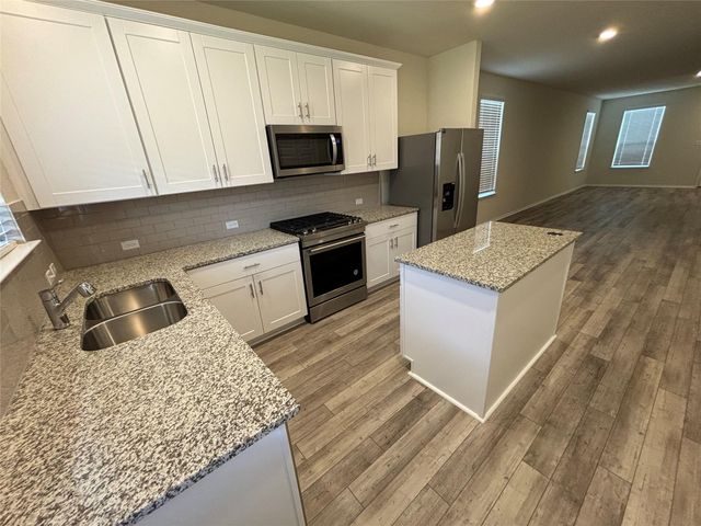 344 Tree Nut LOOP, Buda, TX 78610