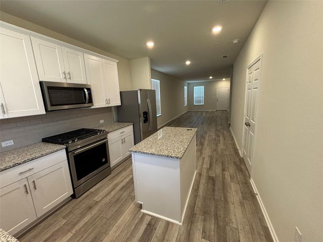 344 Tree Nut LOOP, Buda, TX 78610