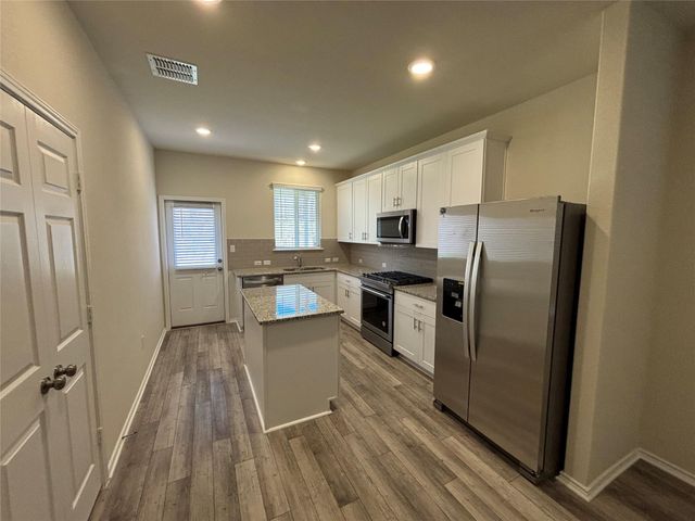 344 Tree Nut LOOP, Buda, TX 78610