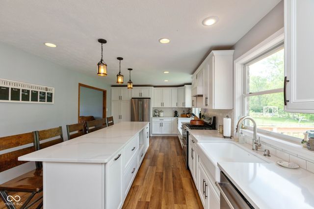 7023 Stonecreek Drive, Plainfield, IN 46168