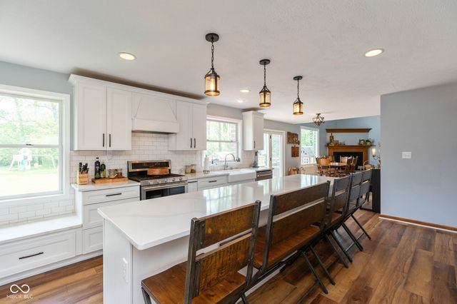 7023 Stonecreek Drive, Plainfield, IN 46168