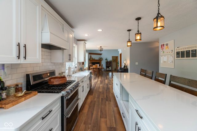 7023 Stonecreek Drive, Plainfield, IN 46168