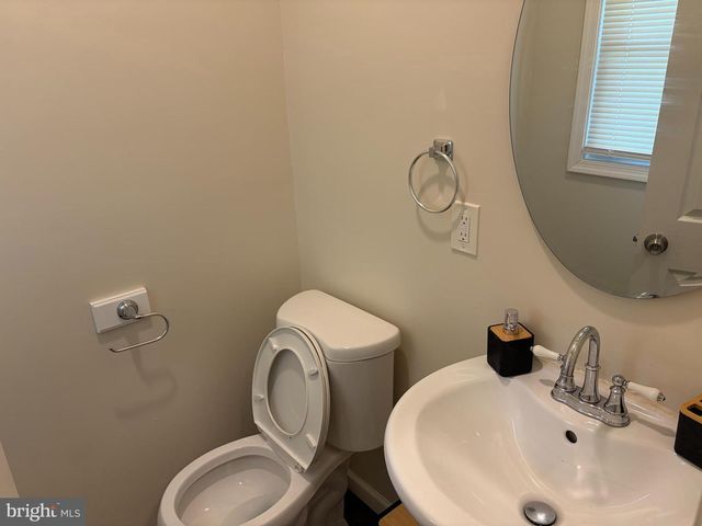 548 N 3RD ST, Steelton, PA 17113