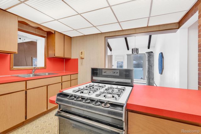 4734 Kempf Street, Waterford Charter Township, MI 48329