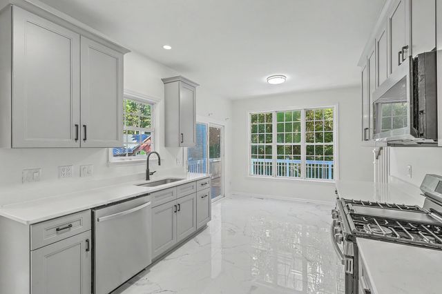 2033 Shoal Creek Court, Summerville, SC 29483