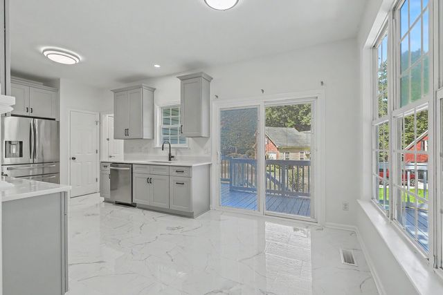 2033 Shoal Creek Court, Summerville, SC 29483