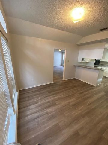 2363 Willow Dr, Portland, TX 78374