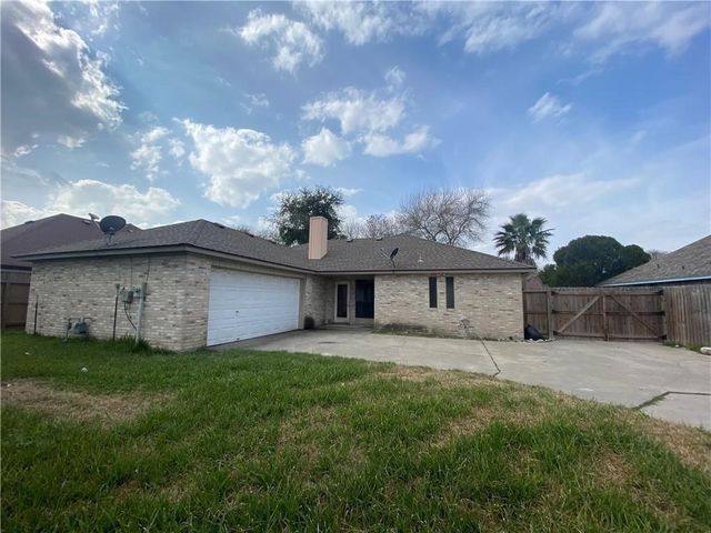 2363 Willow Dr, Portland, TX 78374