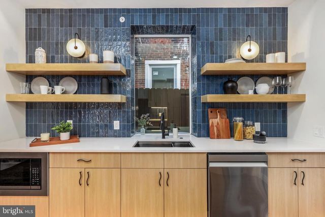 1215 N 28TH ST, Philadelphia, PA 19121