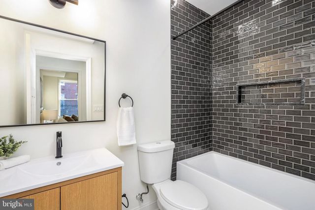 1215 N 28TH ST, Philadelphia, PA 19121