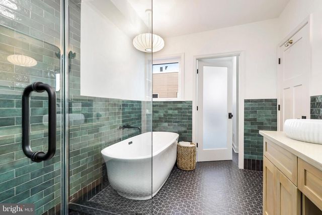 1215 N 28TH ST, Philadelphia, PA 19121