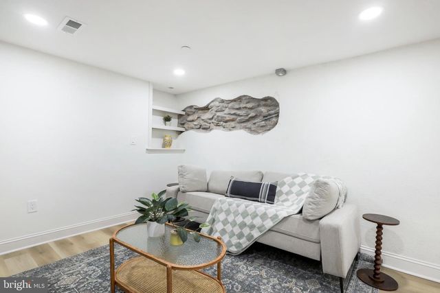 1215 N 28TH ST, Philadelphia, PA 19121