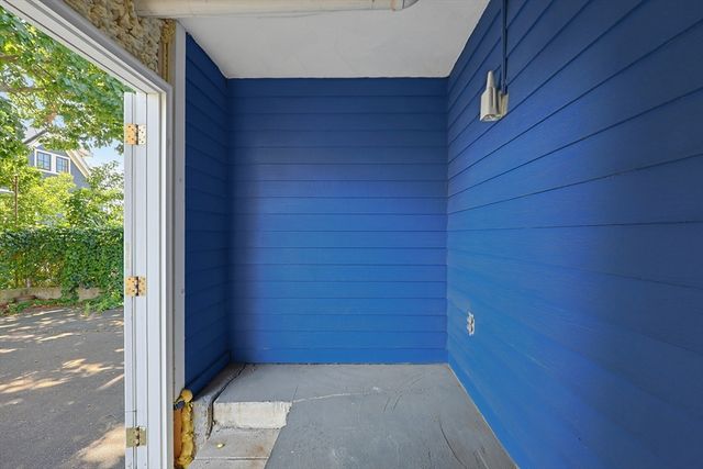 10 Cutler Street 10, Somerville, MA 02145