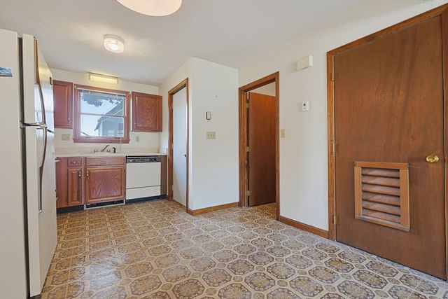 10 Cutler Street 10, Somerville, MA 02145